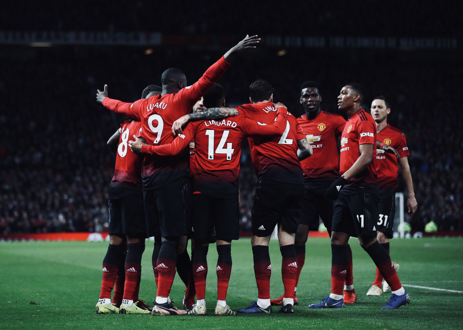 牛奶产品海报设计_奶粉、奶制品海报设计制作