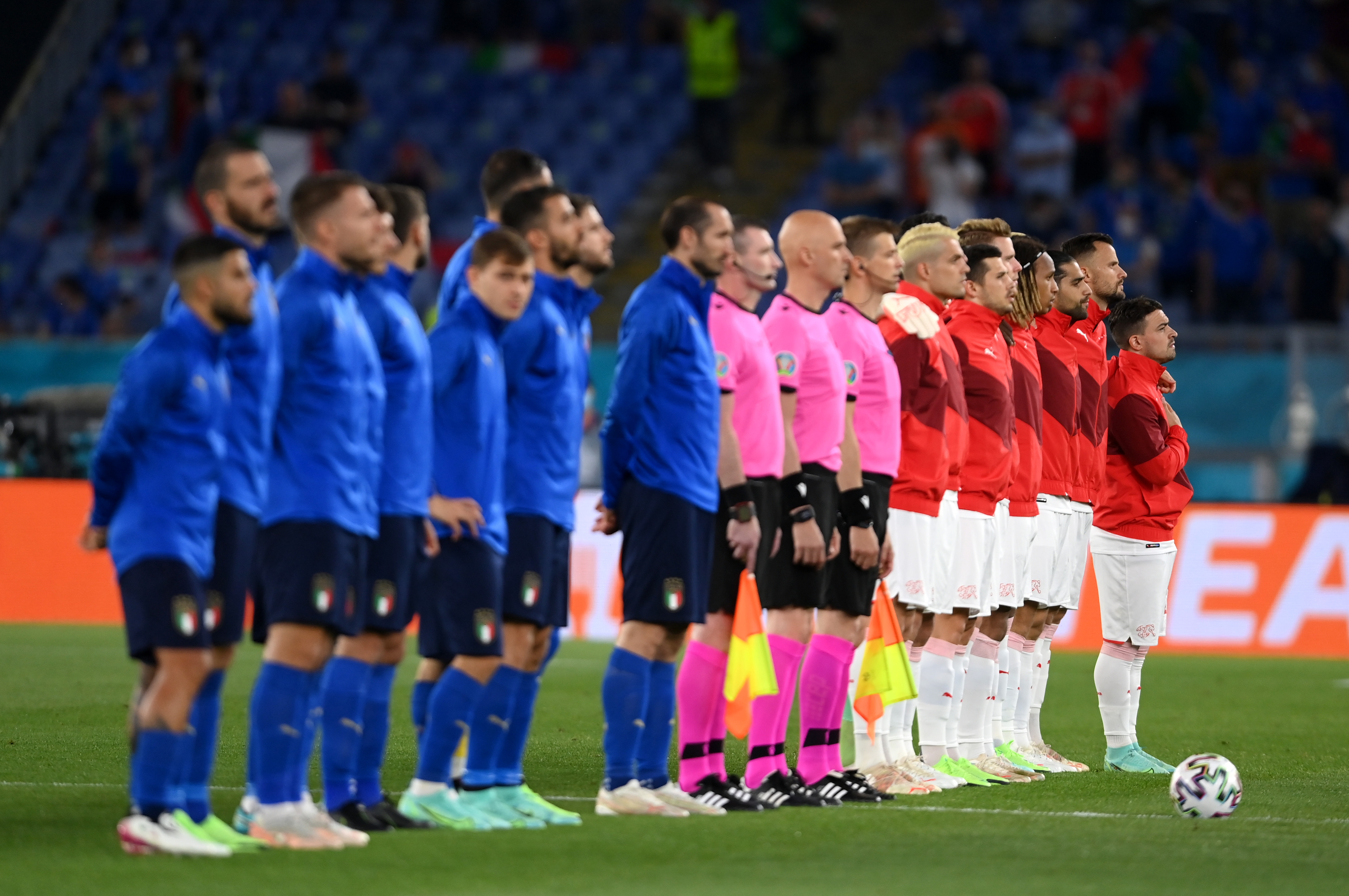 怀旧情怀特种纸名片设计欣赏